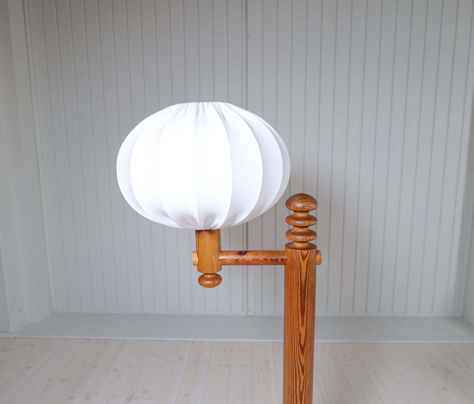 Scandinavian Modern Sculptural Floor Lamp In Pine Uno Kristiansson, Sweden 1970s photo 3292.0