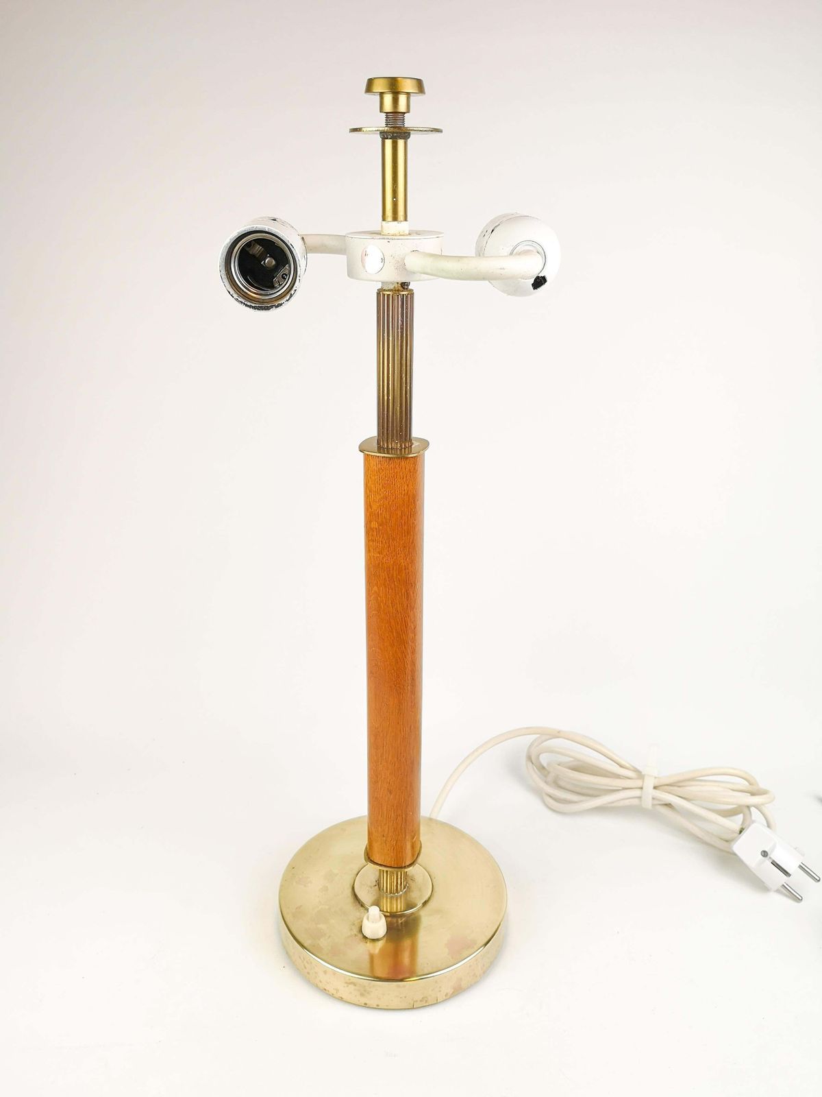 photo furniture Swedish Midcentury Table Lamp In Brass, Crystal And Wood By Boréns