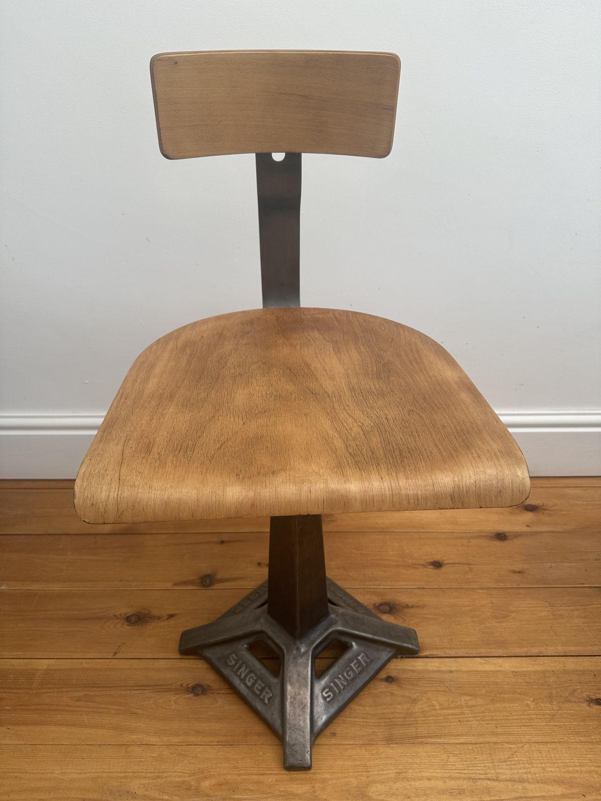 photo for sale Set Of 6 Newly Refurbished Singer Sewing Machinist Chairs