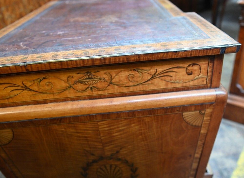 photo vinterior Edwardian Pedestal Desk Sheraton Inlay Writing Table 1900