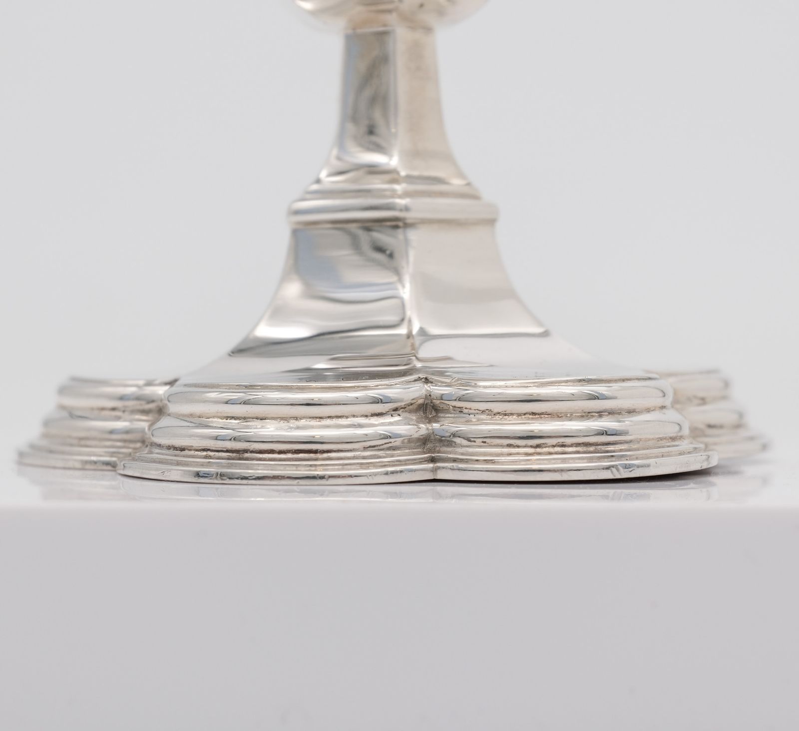 photo furniture Edward VII Sterling Silver Chalice By John Faucherre London 1916