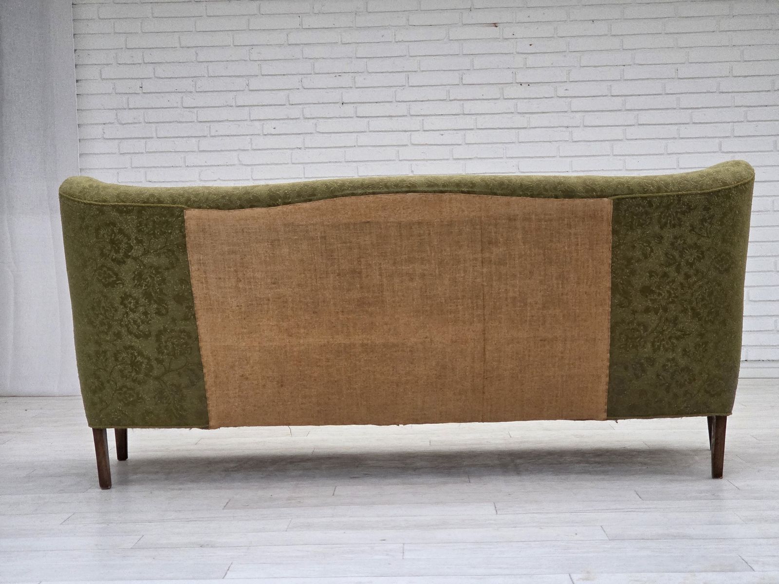 photo vinterior 1960s, Danish 3 Seater Sofa, Green Furniture Velour, Ash Wood.