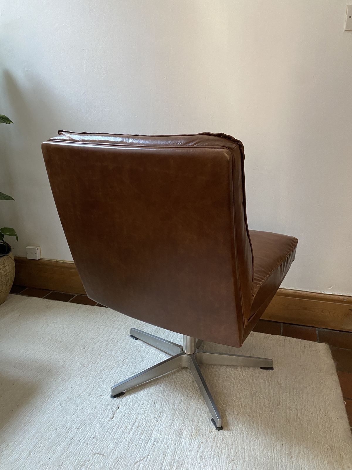 Rare Vintage Pair Of De Sede Ds 35 Executive Swivel Desk Chairs Switzerland 1960 photo for sale