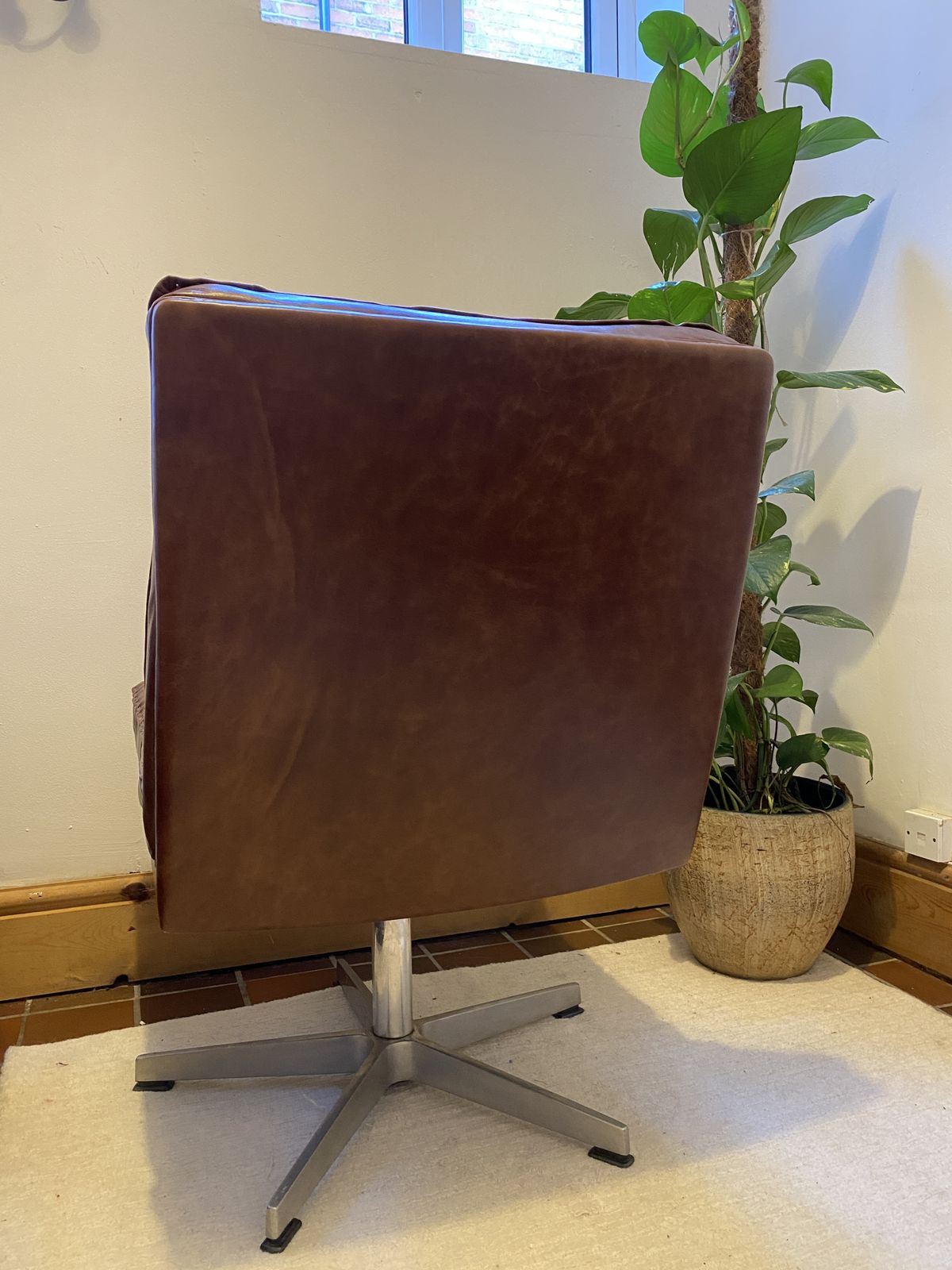 Rare Vintage Pair Of De Sede Ds 35 Executive Swivel Desk Chairs Switzerland 1960 photo vintage