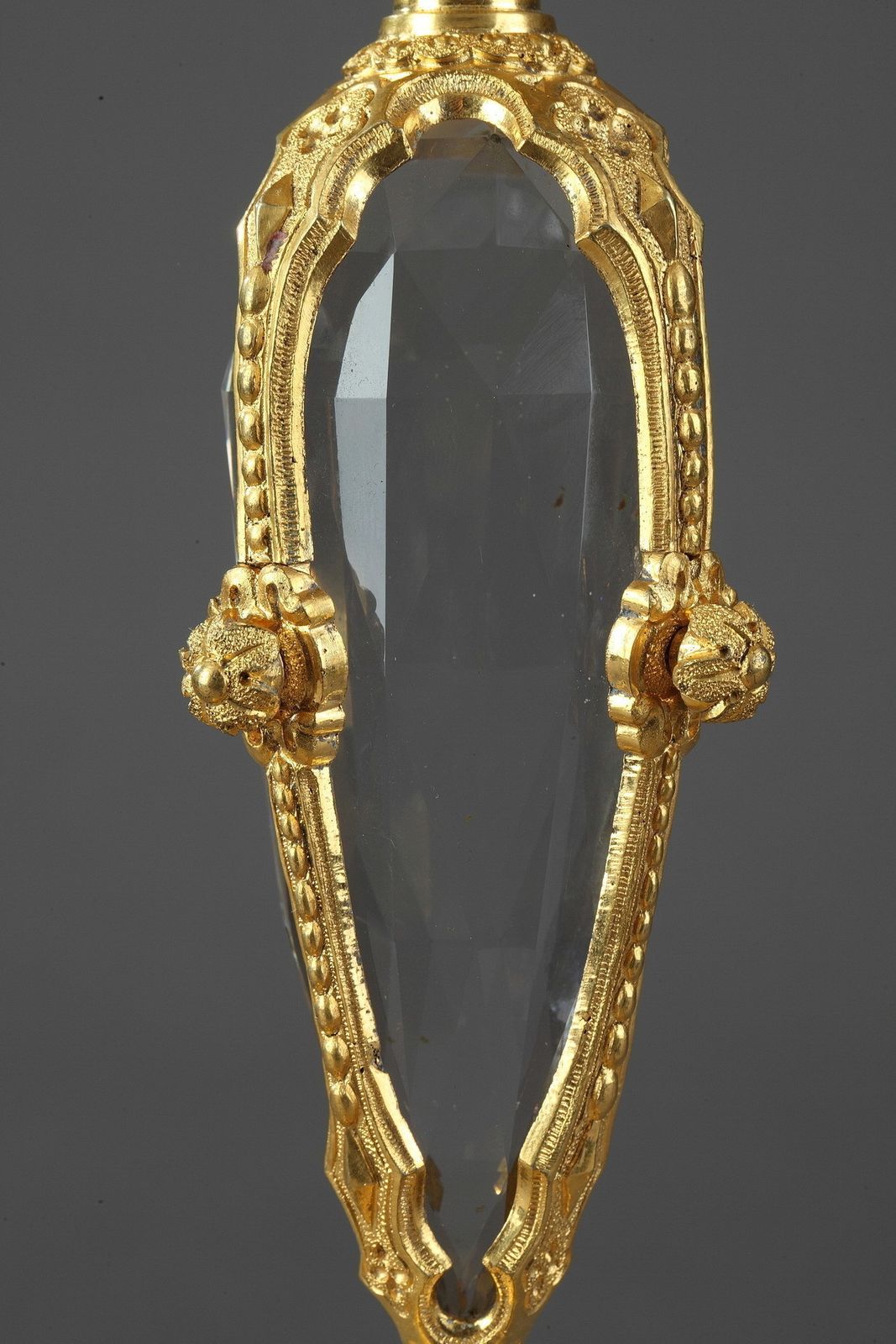 photo furniture Grande coupe en cristal taillé monté en ormolu, de style Renaissance