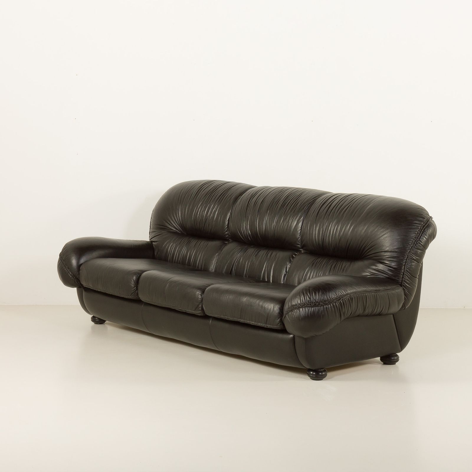 Italian Mid Century Sofa By Linea Valentini, 1980s