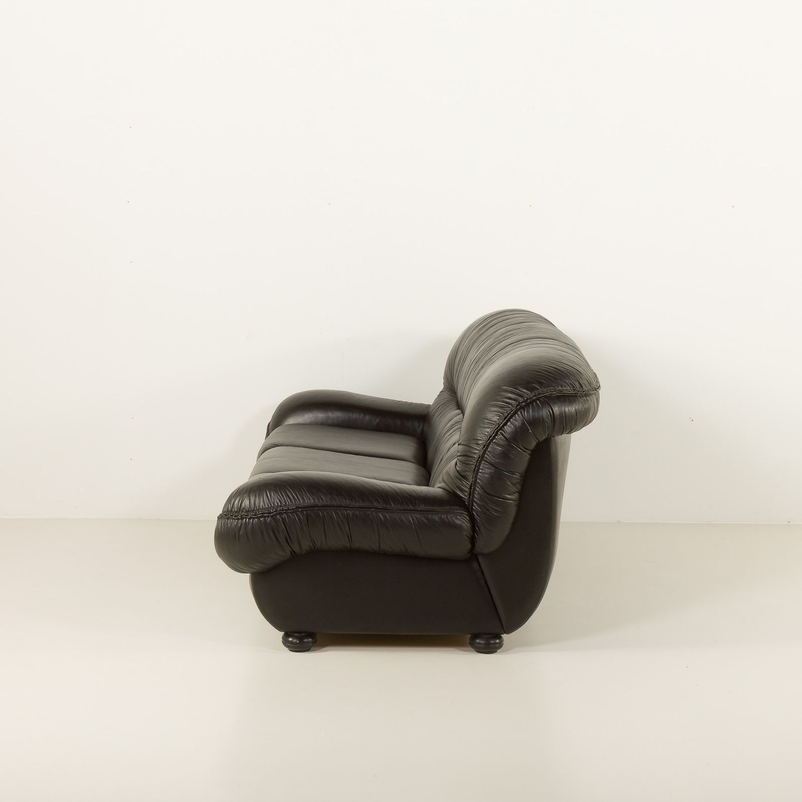 Italian Mid Century Sofa By Linea Valentini, 1980s photo vinterior