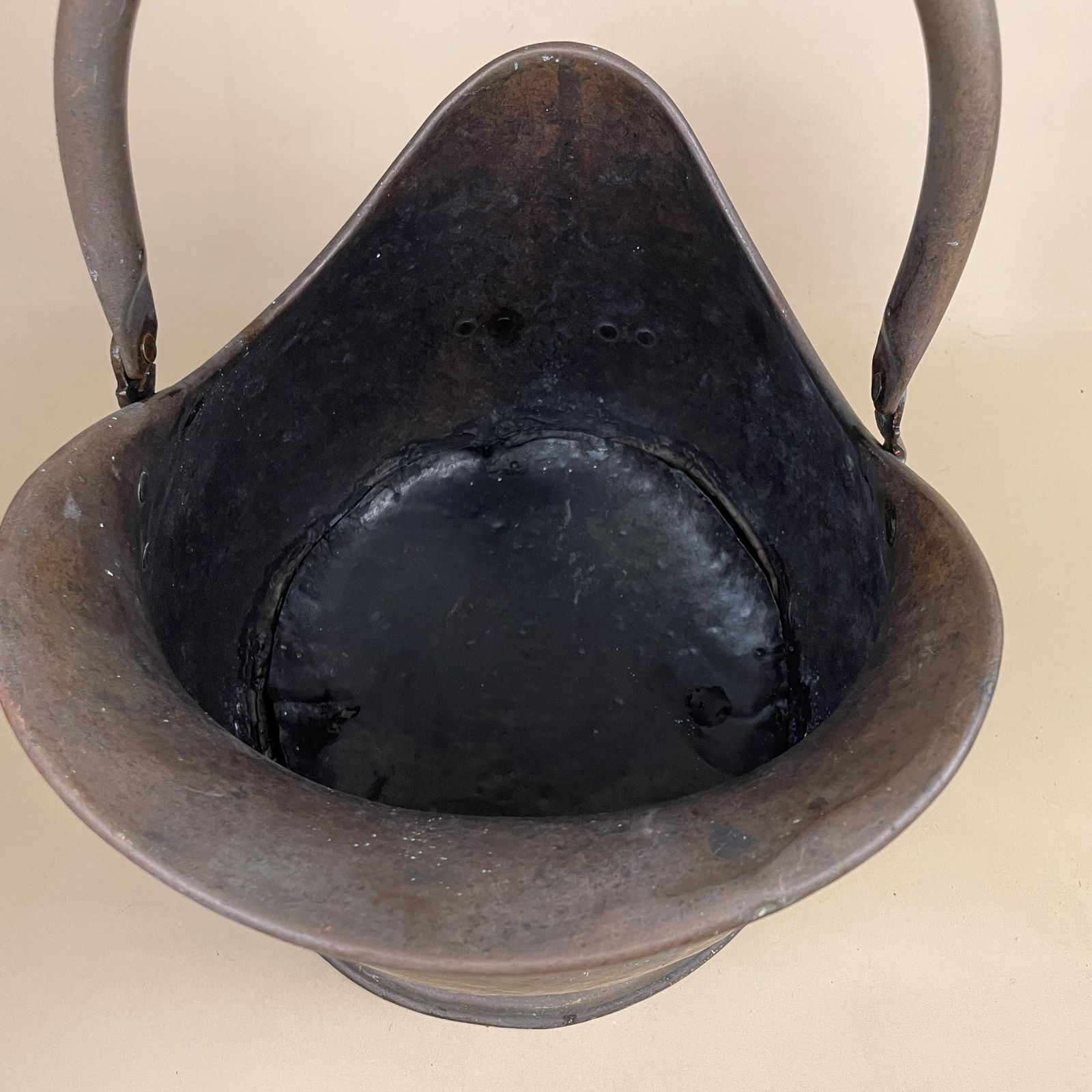 Antique Metal Gold Brass Coal Bucket Handle Fireside Fire Side Scuttle Log Helmet Farmhouse Cottage Aged Patina Vintage Fireplace Logs photo vintage