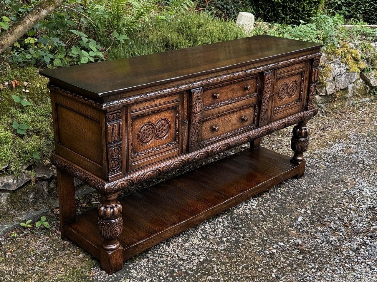photo vinterior A Titchmarsh And Goodwin Jacobean Carved Oak Dresser Base / Sideboard / Hall Cabinet