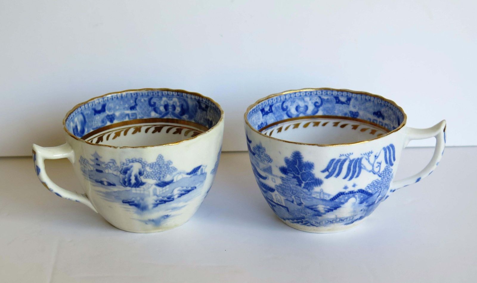 Miles Mason Porcelain Pair Of Tea Cups Broseley Blue And White Pattern, Ca. 1805 photo Home Decor