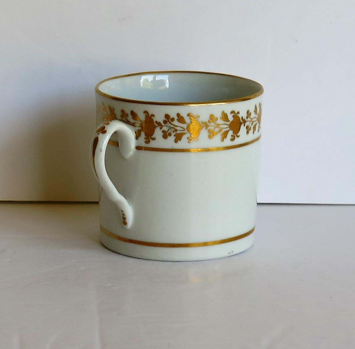 Georgian Coalport Porcelain Coffee Can Hand Gilded Pattern, English Circa 1807 photo vinterior