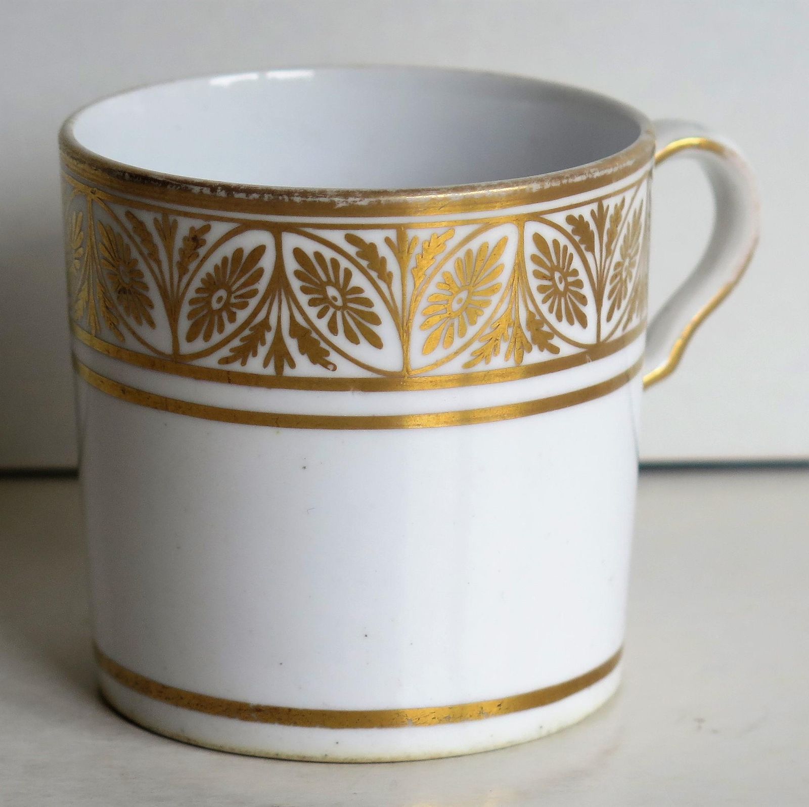 Early 19th Century Spode Porcelain Coffee Can All Hand Gilt Pattern, Circa 1810 photo vinterior