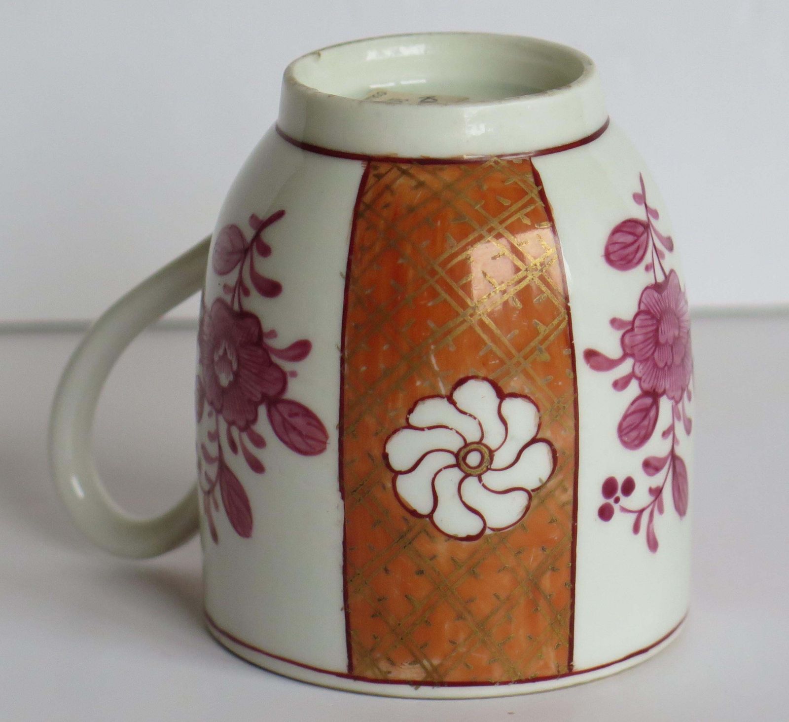 photo vinterior First Period Worcester Coffee Cup Porcelain Finely Hand Painted, Circa 1770