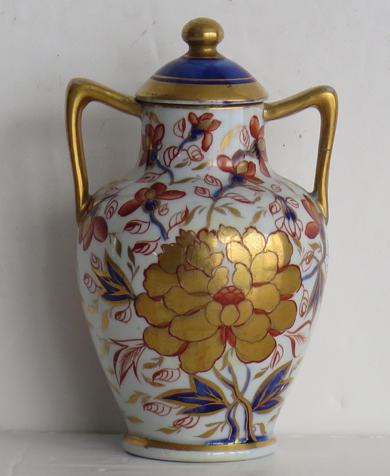 Rare Mason's Ironstone Miniature Lidded Urn In Gold Rose Japan Pattern, Circa 1820 photo Home Decor