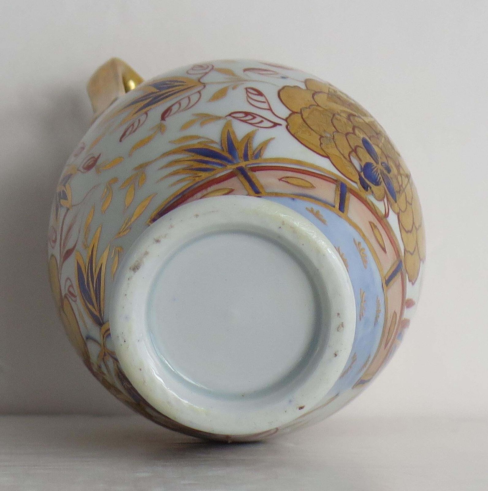 295.0 Rare Mason's Ironstone Miniature Lidded Urn In Gold Rose Japan Pattern, Circa 1820 photo