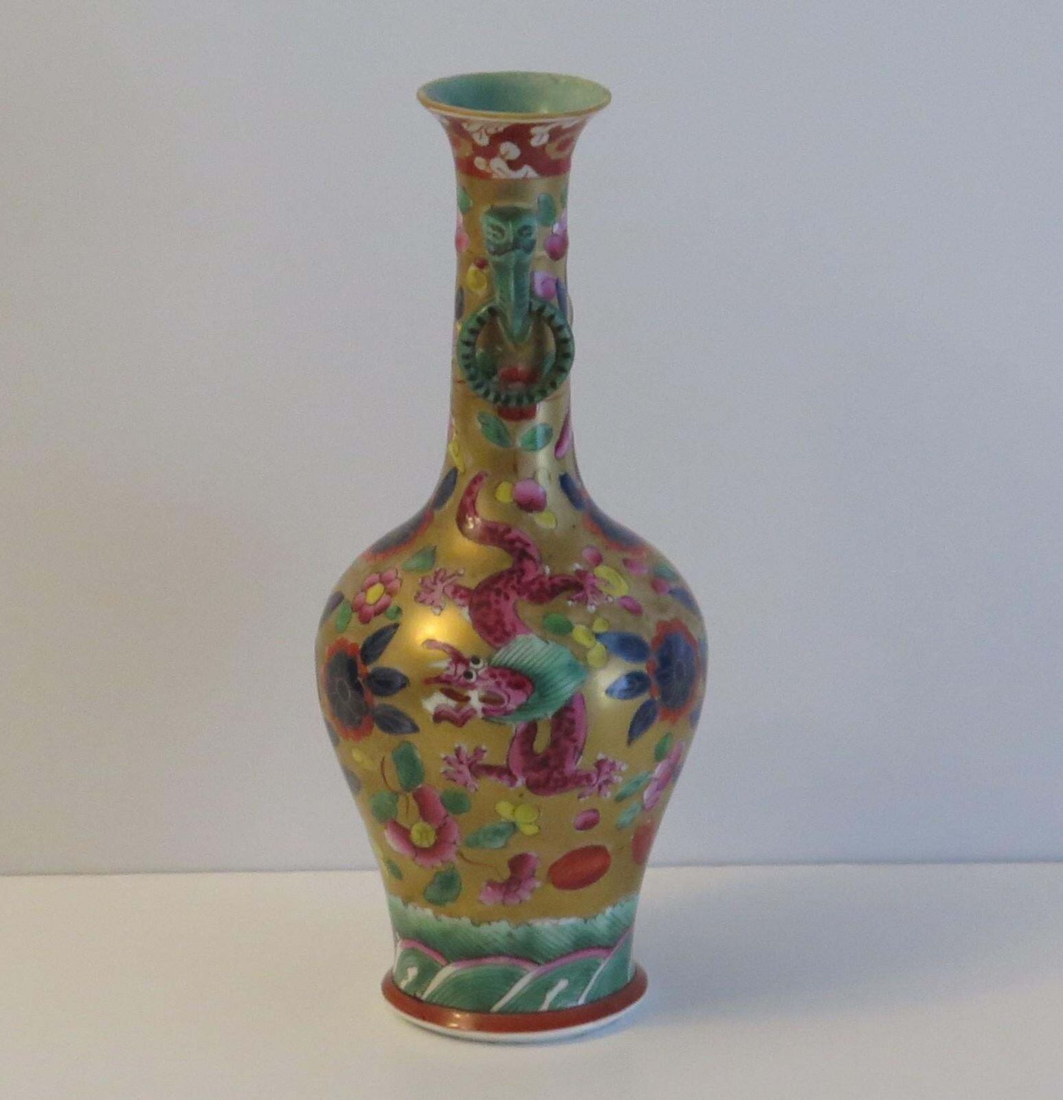 Masons Ironstone Bottle Vase In Chinese Dragon Pattern Very Rare, Circa 1820 photo vinterior