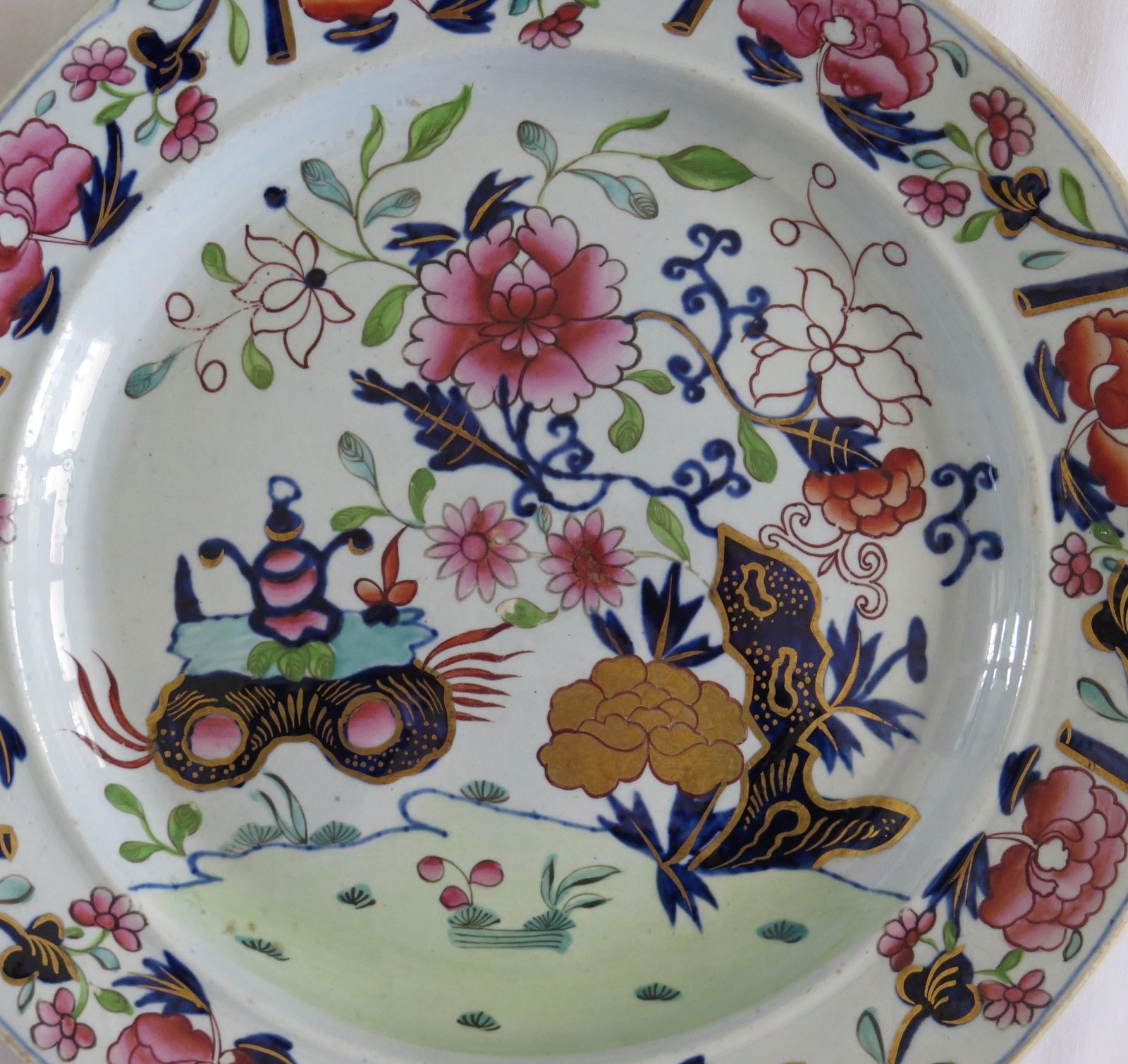 photo for sale Set Of Six Masons Dinner Plates In Small Vase Flowers And Rocks Ptn, Ca 1818
