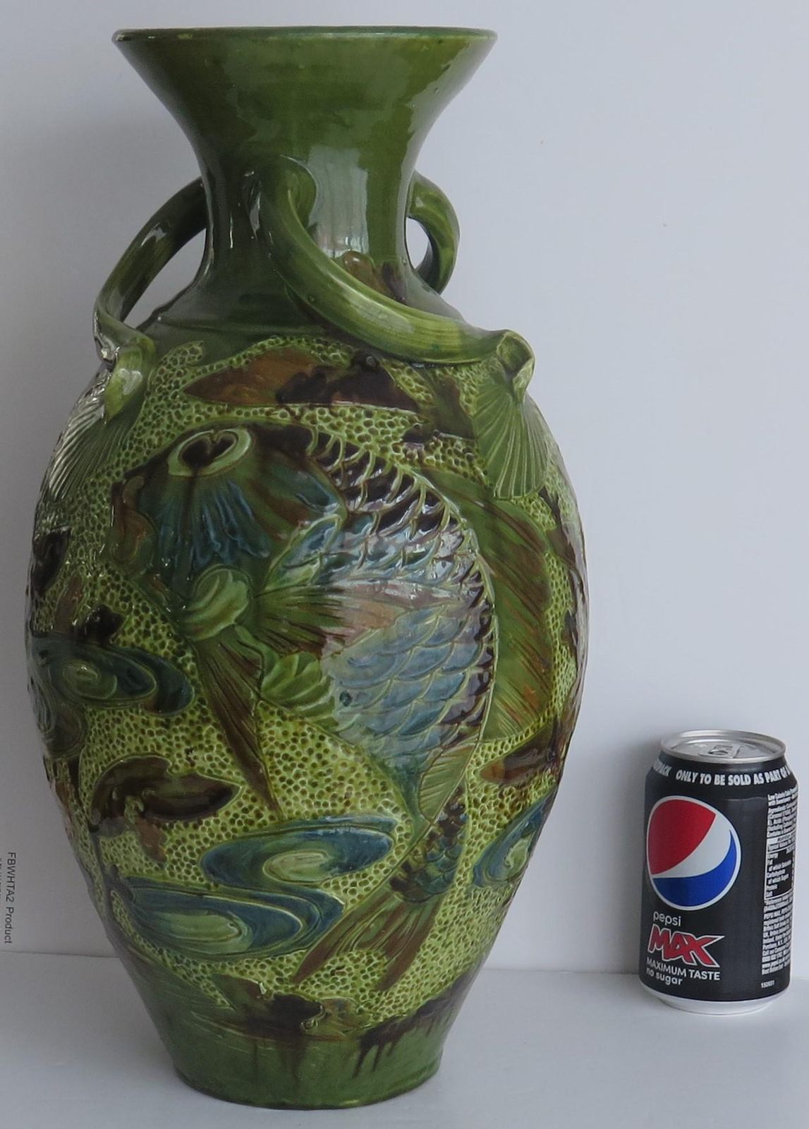 photo vinterior Large Sgraffito Fish Vase Pottery By W L Baron Of Barnstaple Devon, Circa 1909