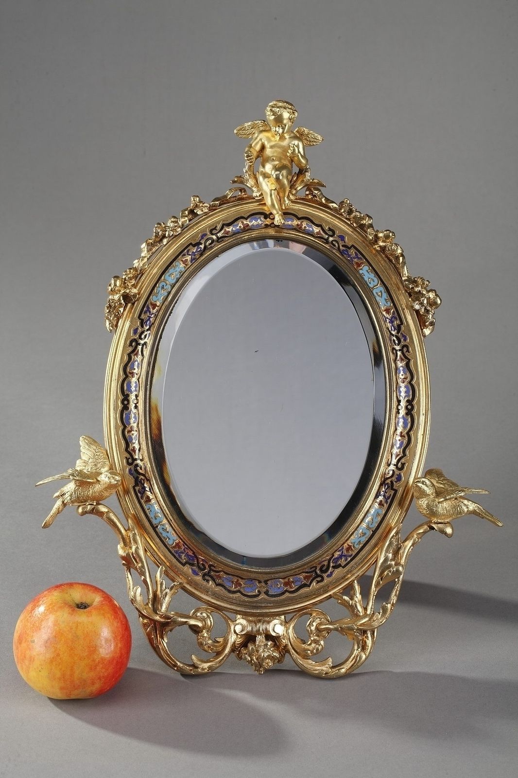 photo furniture Petit miroir de table en bronze doré émaillé champlevé