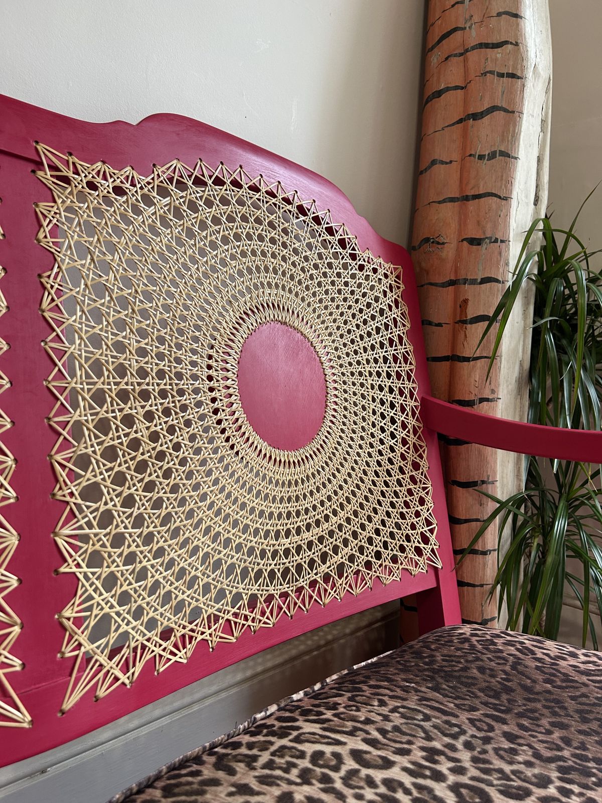 photo vinterior Pink And Leopard Print Cane Two Seater Sofa