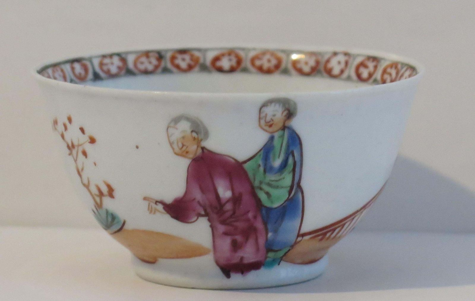 Chinese Porcelain Tea Bowl Hand Painted Famille Rose, Qing Qianlong Circa 1760 photo Home Decor
