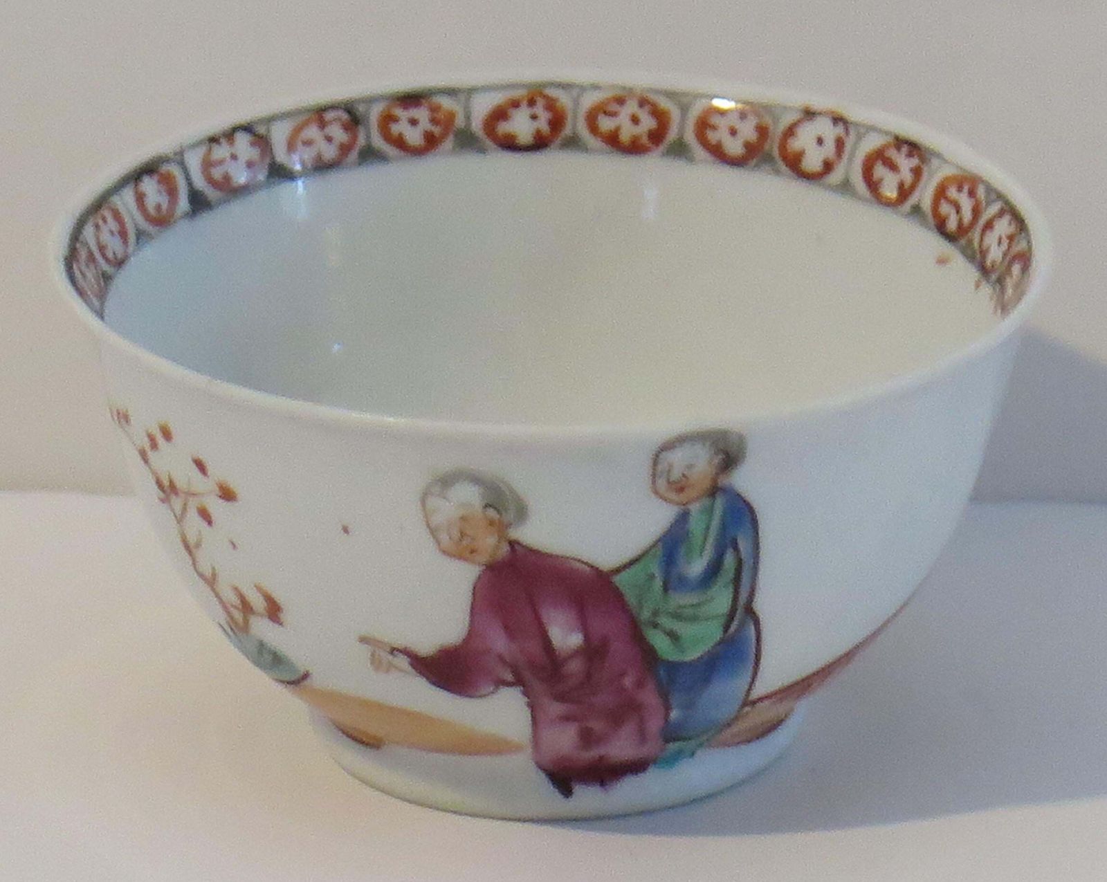 Chinese Porcelain Tea Bowl Hand Painted Famille Rose, Qing Qianlong Circa 1760 photo vinterior