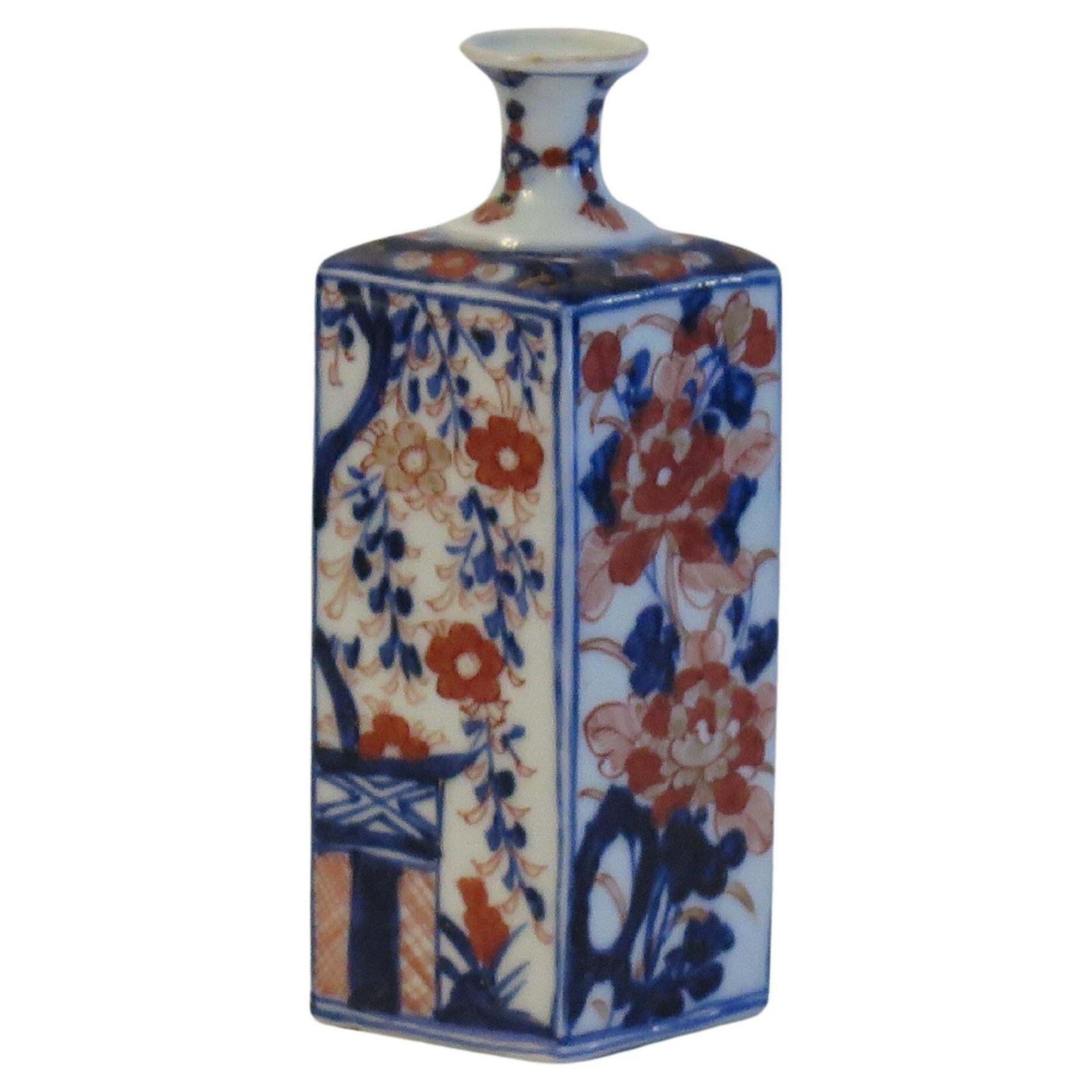 18thc. Chinese Export Porcelain Bottle Vase Hand Painted Imari, Qing Ca 1740