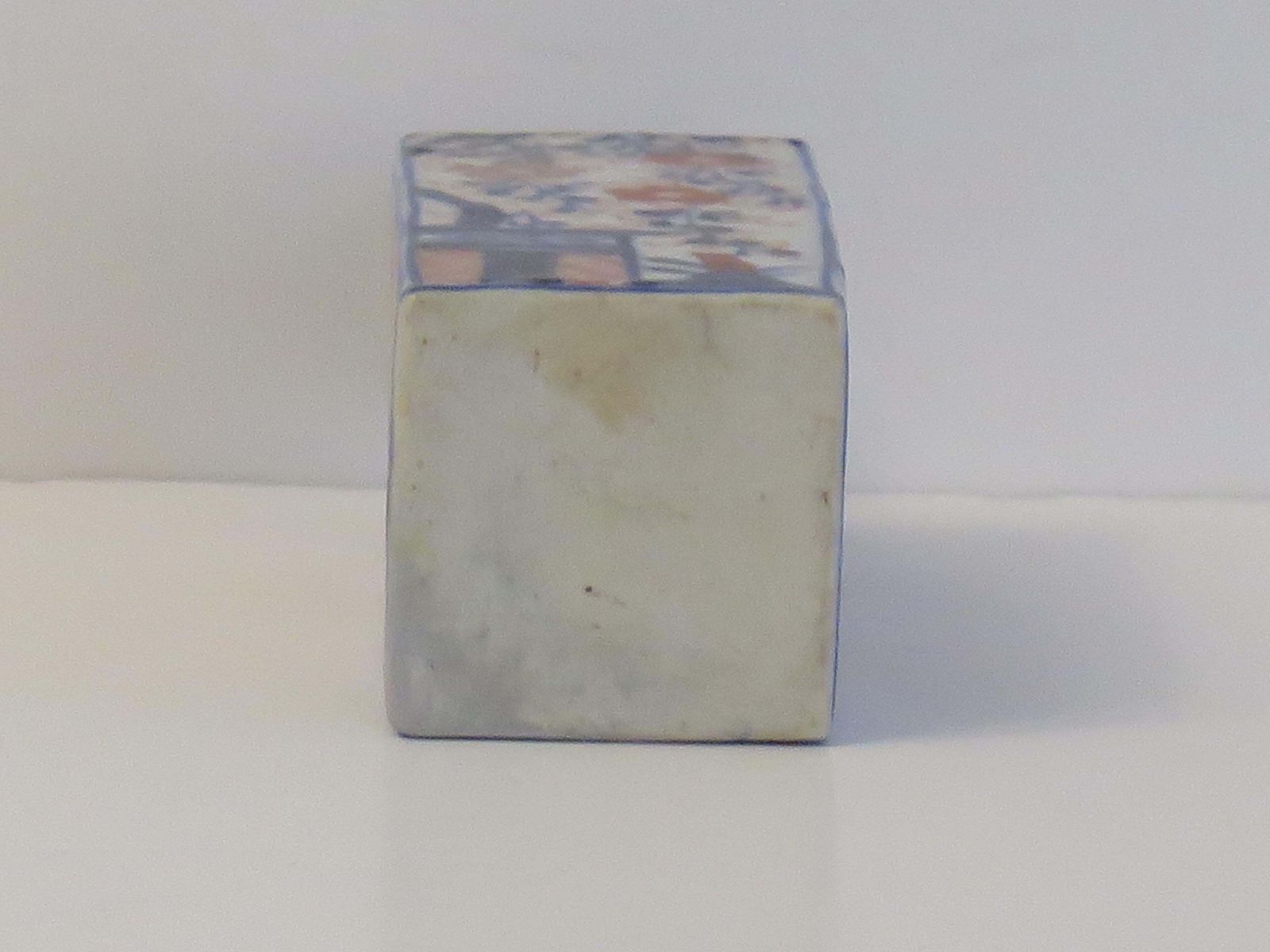 445.0 18thc. Chinese Export Porcelain Bottle Vase Hand Painted Imari, Qing Ca 1740 photo