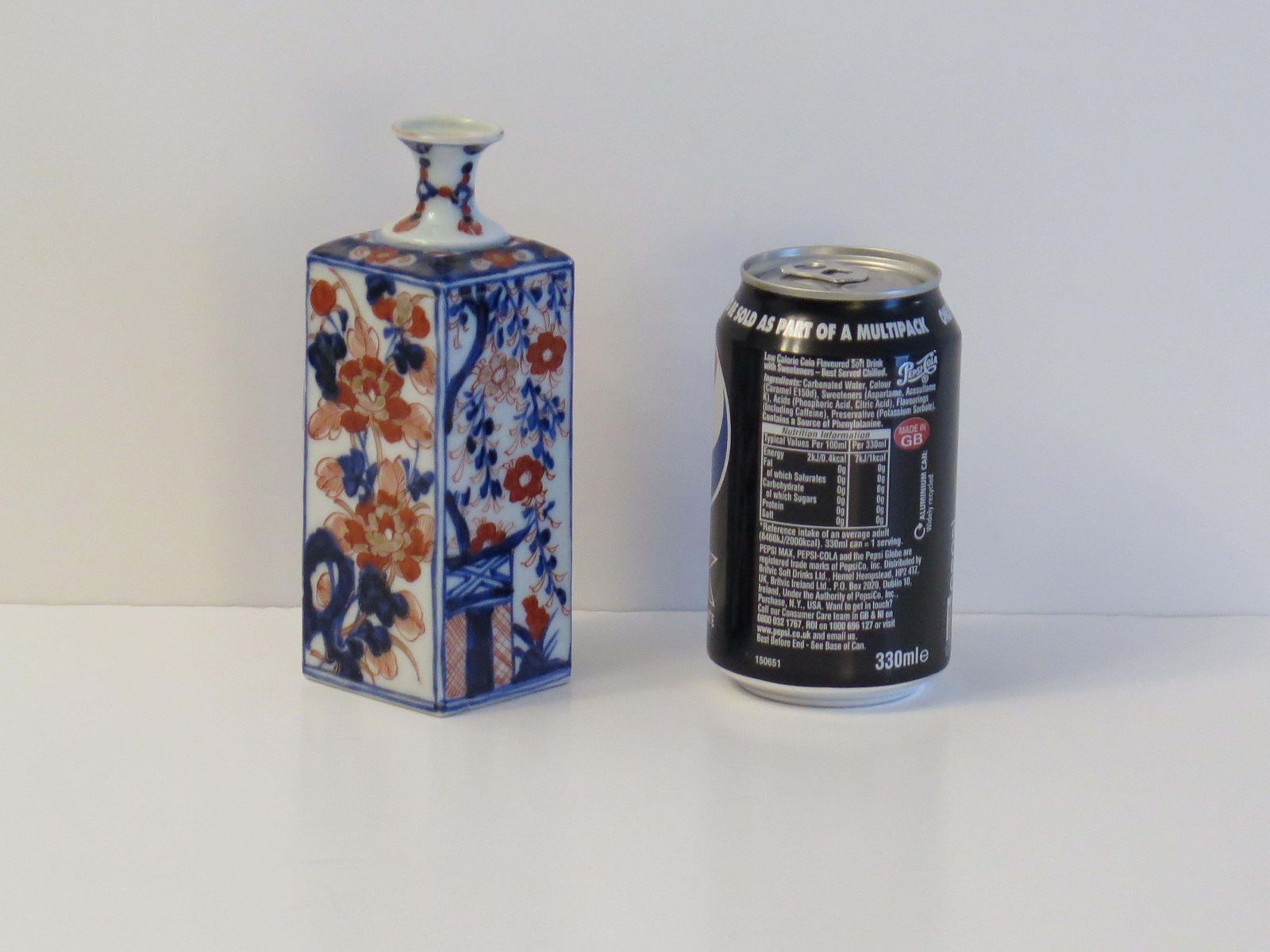 photo buy 18thc. Chinese Export Porcelain Bottle Vase Hand Painted Imari, Qing Ca 1740