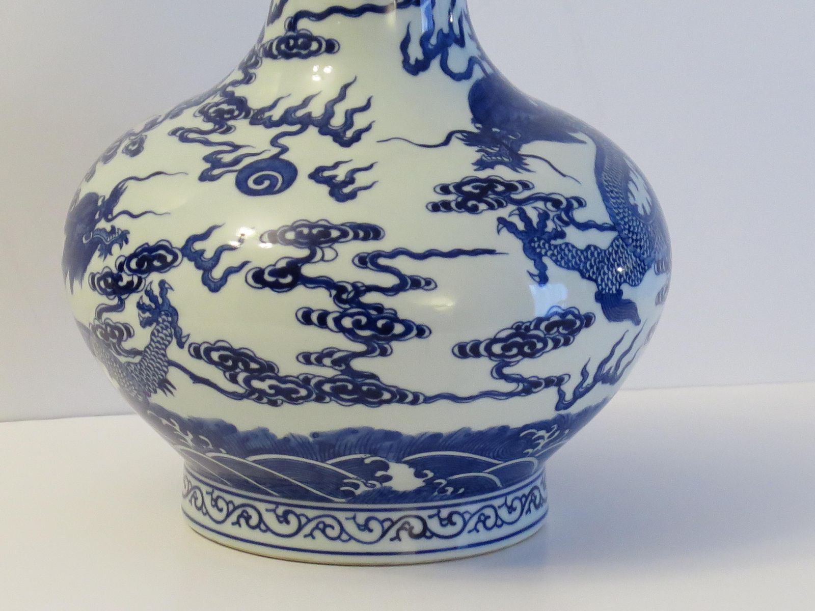 Chinese Export Vase Porcelain Blue & White Hand Painted Dragons, Circa 1950 photo vinterior
