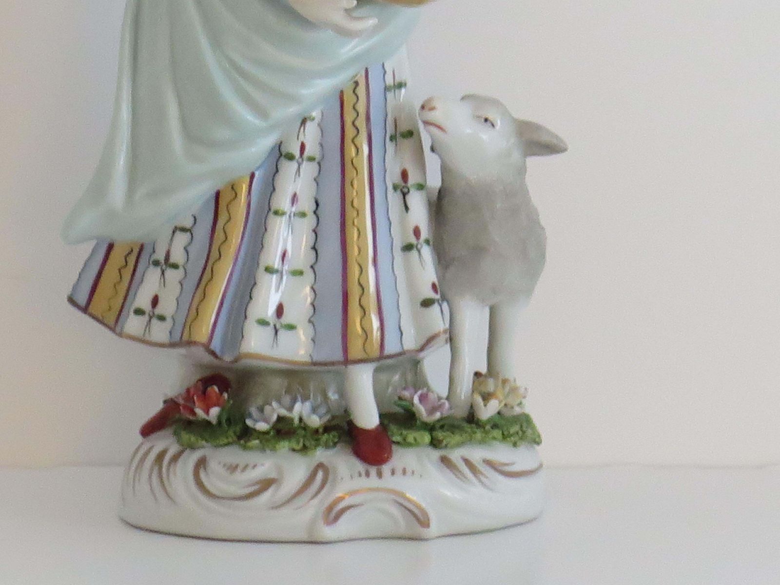 560.0 Pair Of Sitzendorf Figures Porcelain Flower Sellers, German Fully Marked Ca 1920 photo