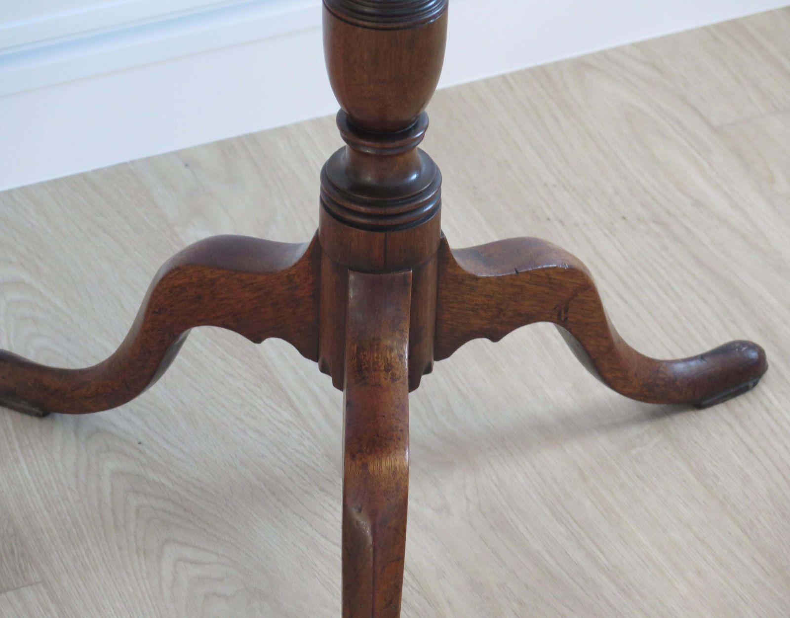 Georgian Tripod Or Wine Table Tilt Top Vase Stem Solid Hardwood, Circa 1760 photo vinterior