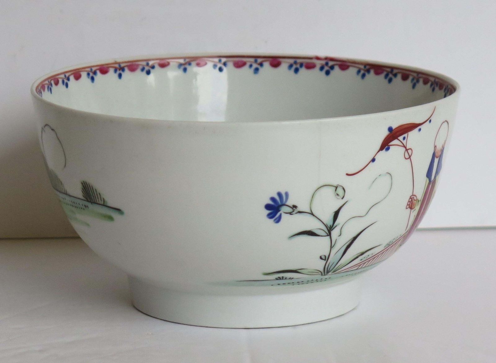photo furniture Georgian New Hall Porcelain Bowl Lady With Parasol Pattern No. 20, Circa 1790