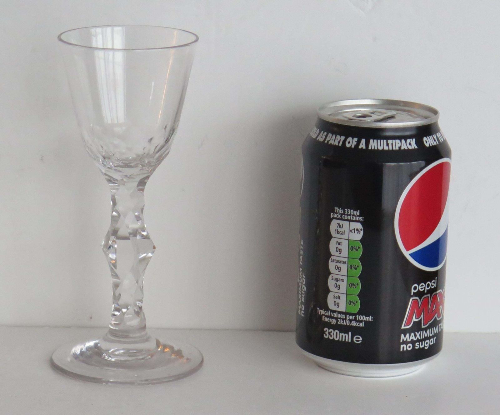 photo vinterior 18th C Georgian Wine Drinking Glass Facet Cut Stem Hand Blown, Ca 1785