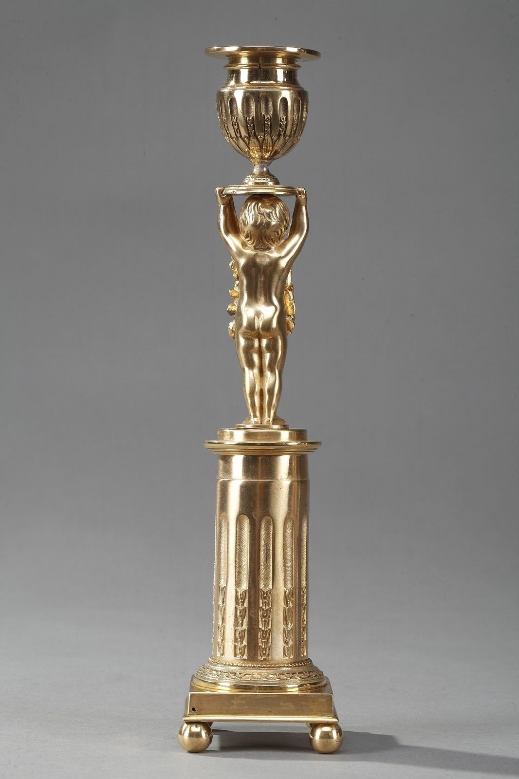 Bougeoirs d'époque en bronze doré ormolu avec putti, XIXe siècle photo for sale