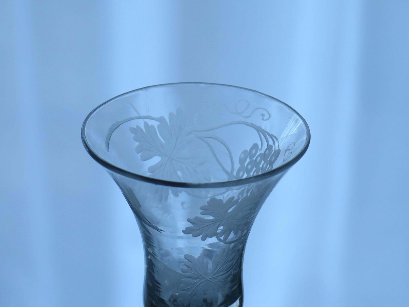 photo vinterior George II English Wine Drinking Glass Engraved Bell Bowl Hand Blown, Circa 1745