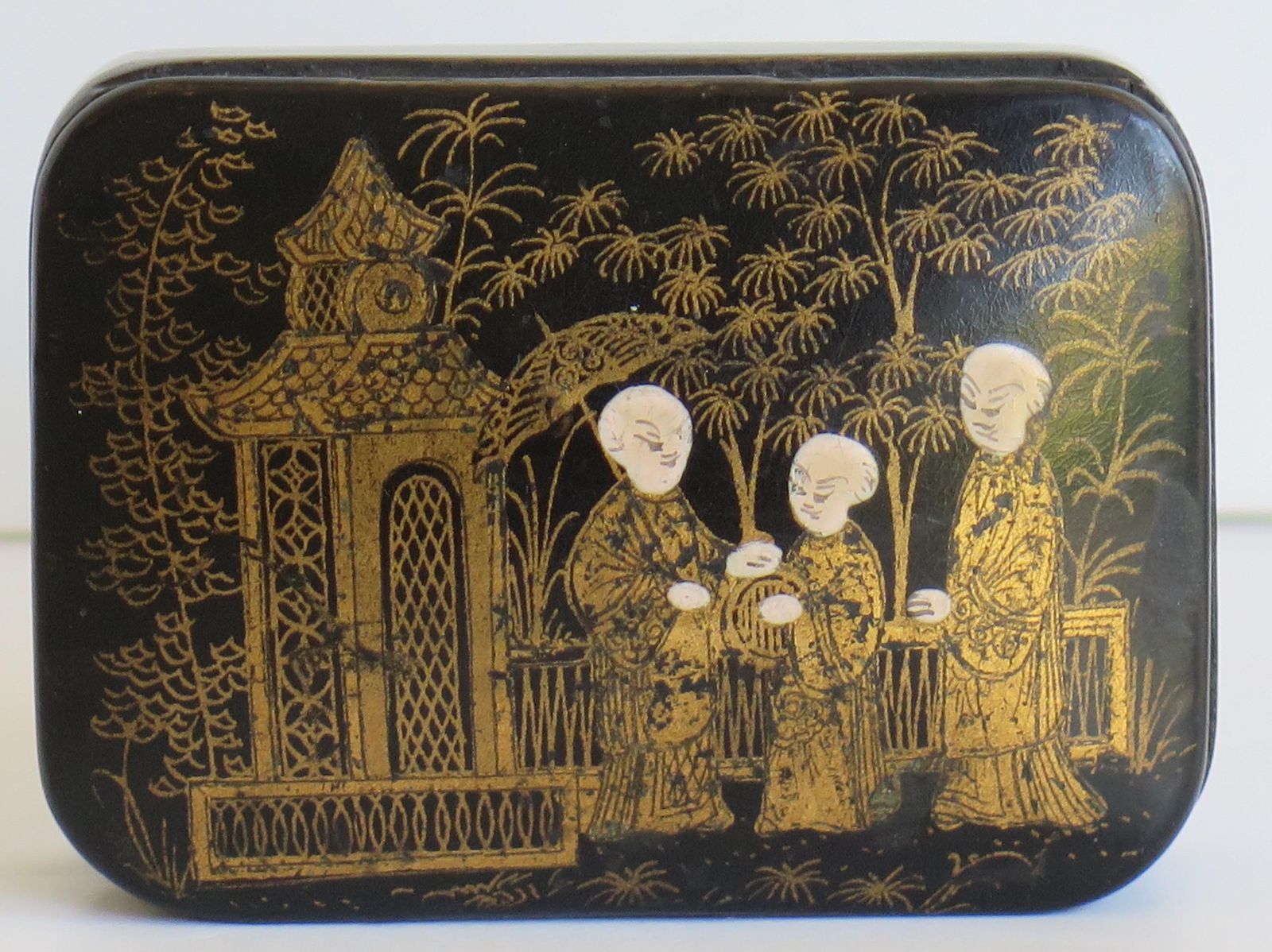 Japanese Laquered Box With Hinged Lid Hand Painted, 19th Century Meiji Period photo buy