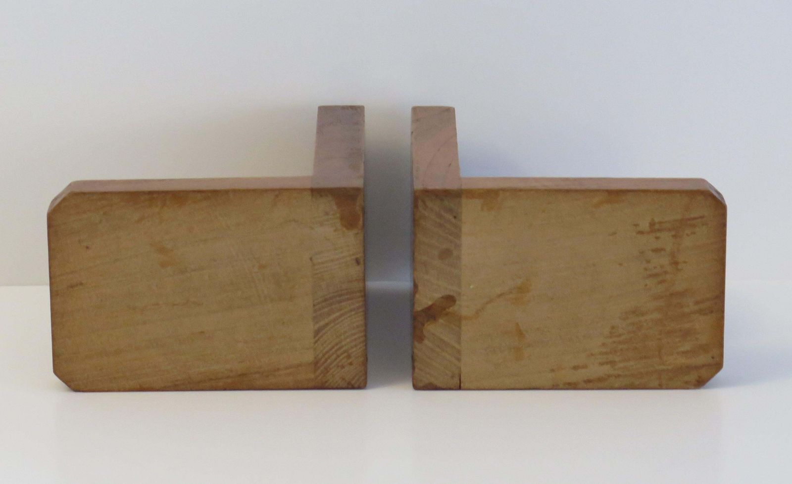Art Deco Pair Of Pelican Figure Bookends In Hand Carved Woods, Circa 1930 photo vinterior