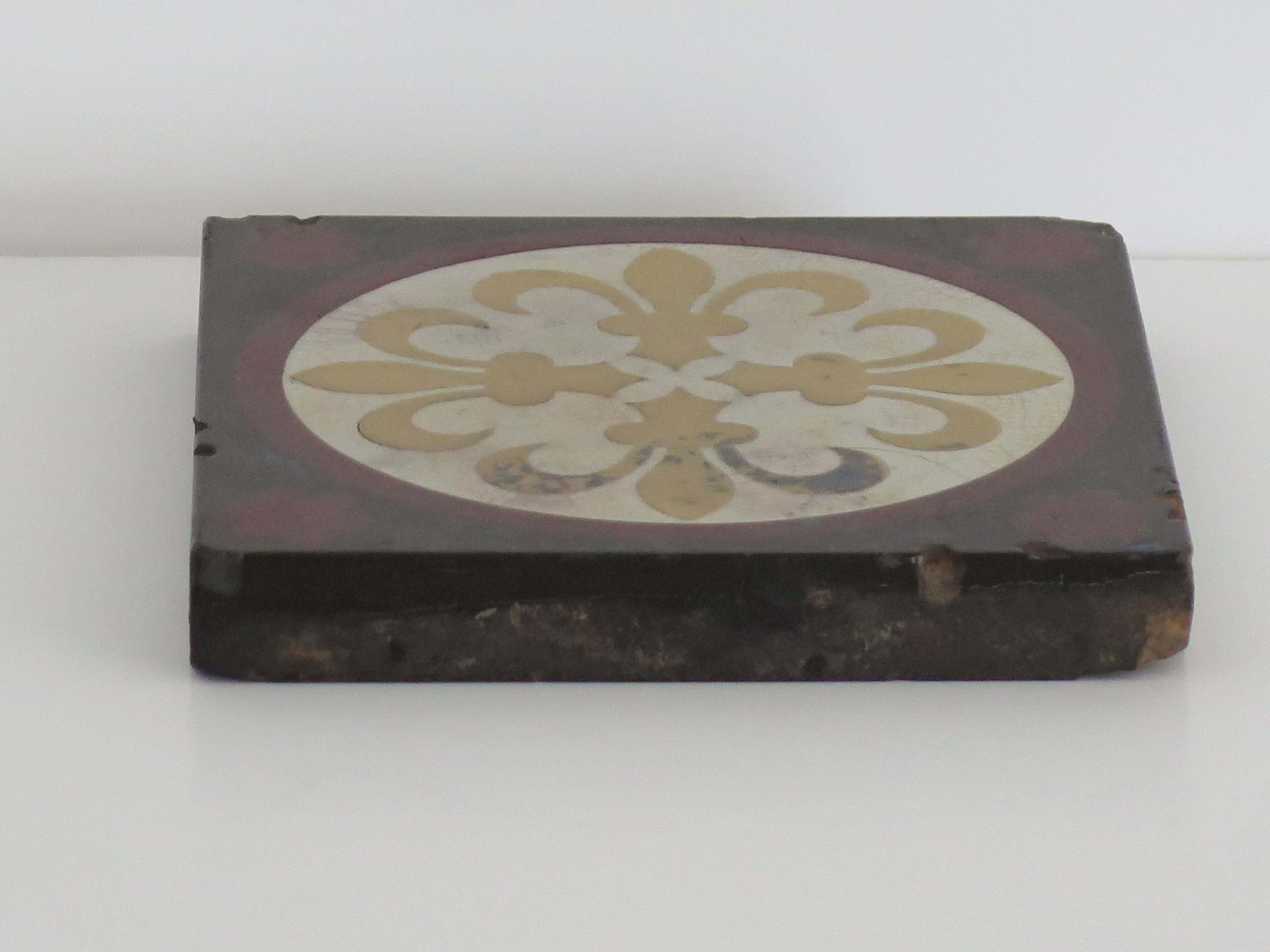 photo vinterior Ceramic Tile By William Godwin In Fleur De Lis Pattern, English 19th Century