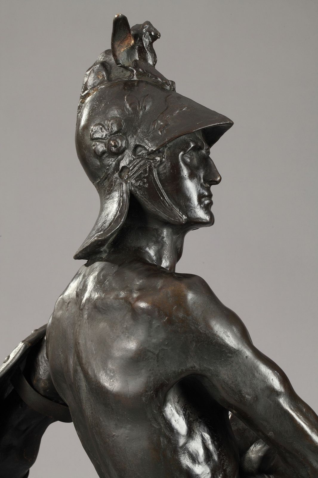 photo vinterior Sculpture en bronze « The Warrior », par Auguste De Wever (1836-1910)