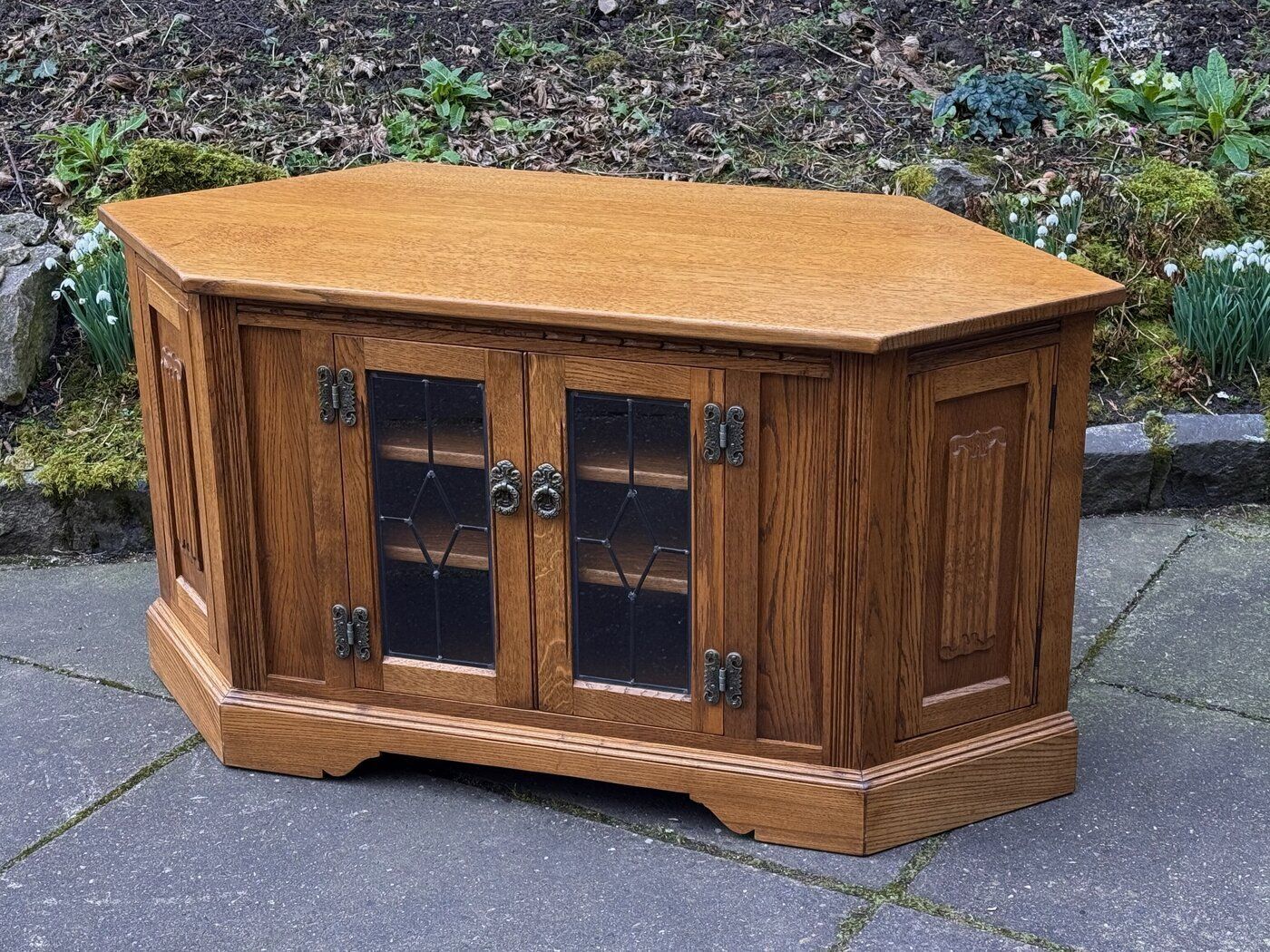 A Wood Brothers Old Charm Vintage Carved Oak Corner Tv Cabinet / Media Stand / Unit photo for sale