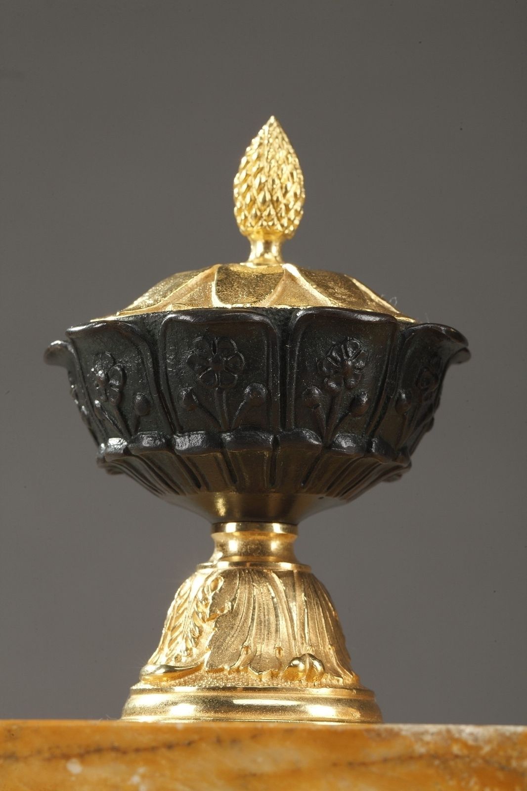 Encrier d'époque en bronze et marbre de Sienne photo Décoration