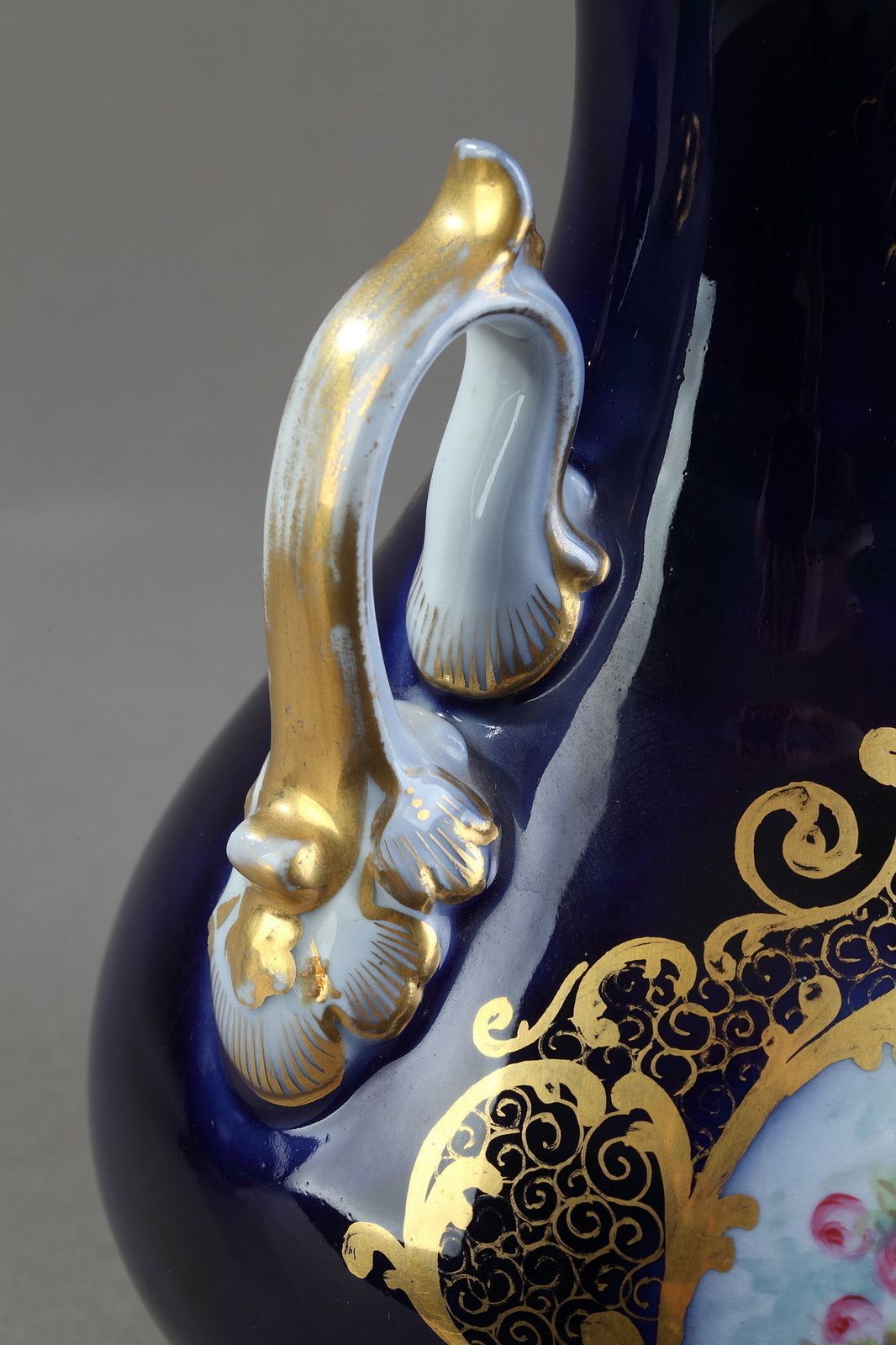 photo vinterior Paire de vases en porcelaine Valentine, milieu du XIXe siècle