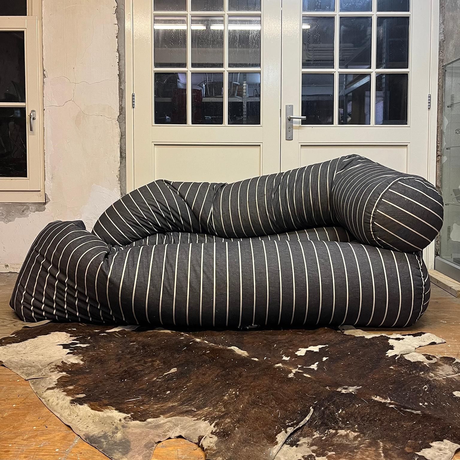 2346.0 1960, Hans Roebers, Original Snake Couch, Redone In Brown And White Fabric In 90 photo