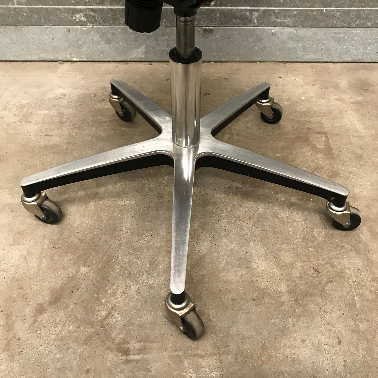 photo vinterior 1958, Ray & Charles Eames, Herman Miller, Pscc Fiberglass Office Desk Chair