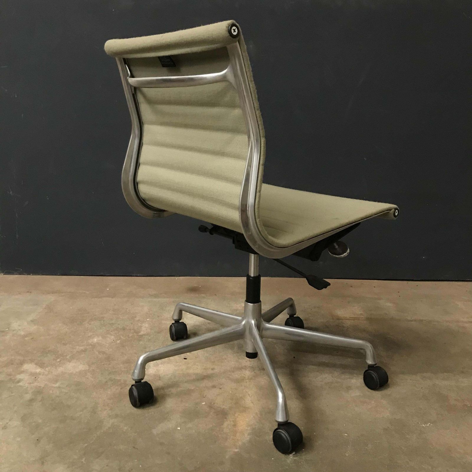 1958 Ray And Charles Eames, Fabric, Adjust, Tilt, Office Chair 4 Wheels No Arms photo for sale