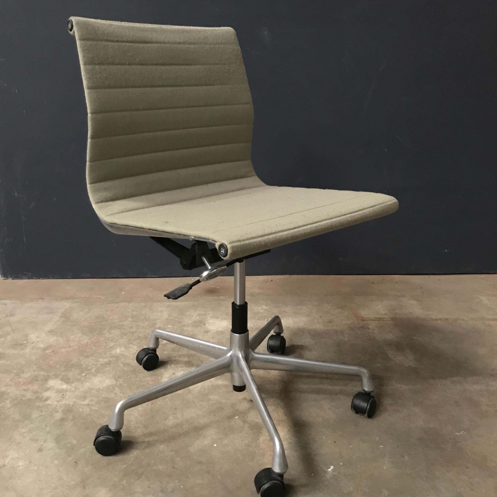 photo for sale 1958 Ray And Charles Eames, Fabric, Adjust, Tilt, Office Chair 4 Wheels No Arms
