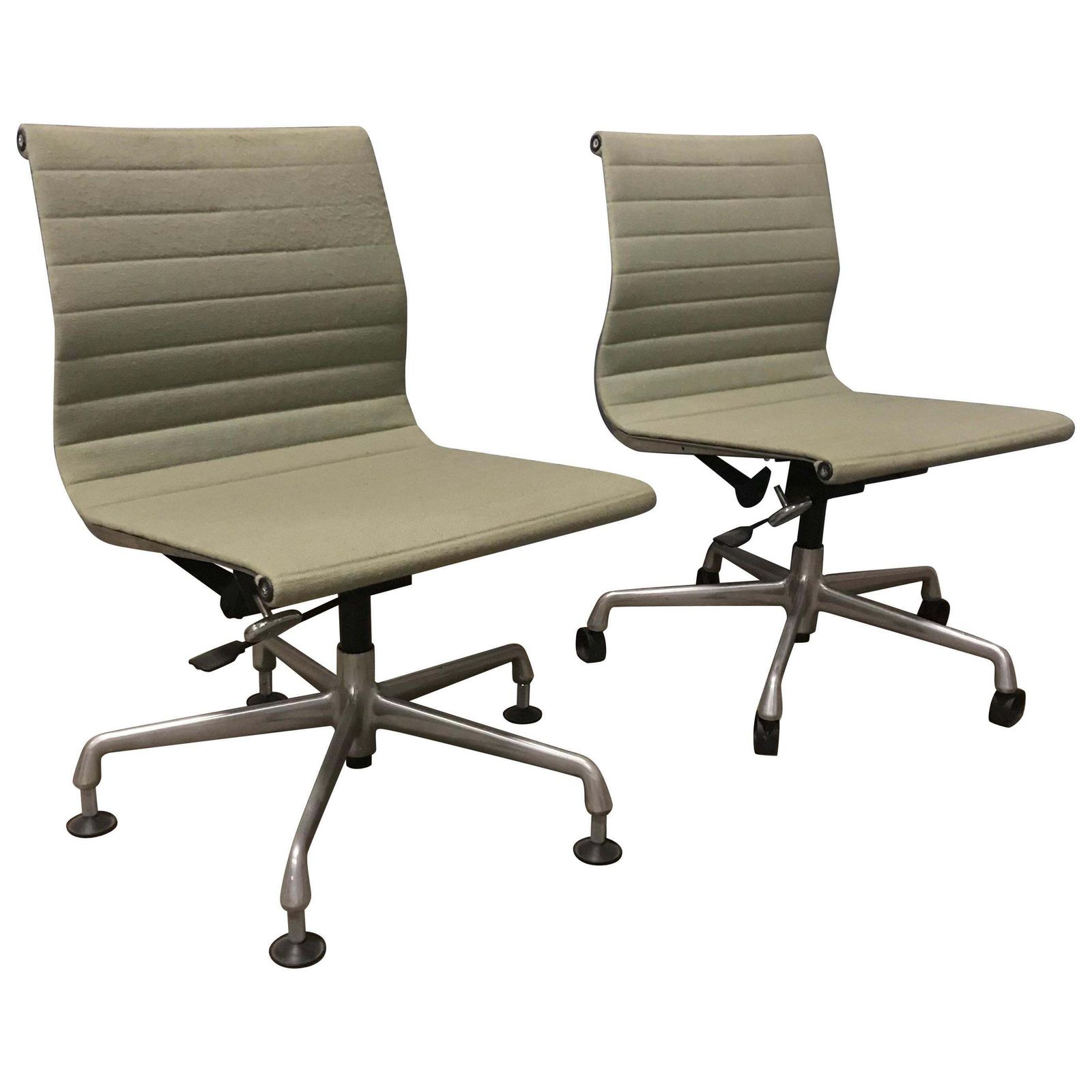 1958 Ray And Charles Eames, Fabric, Adjust, Tilt 2 Office Chair 4 Wheels No Arms