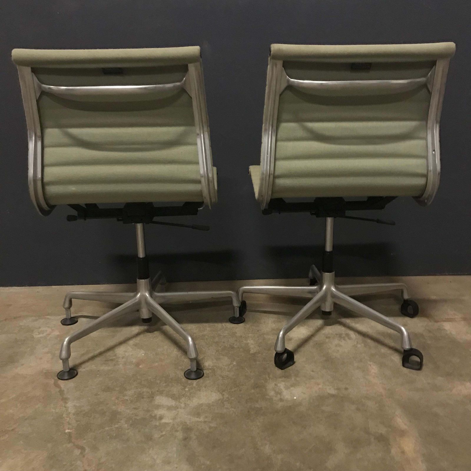 1958 Ray And Charles Eames, Fabric, Adjust, Tilt 2 Office Chair 4 Wheels No Arms photo 2261.0