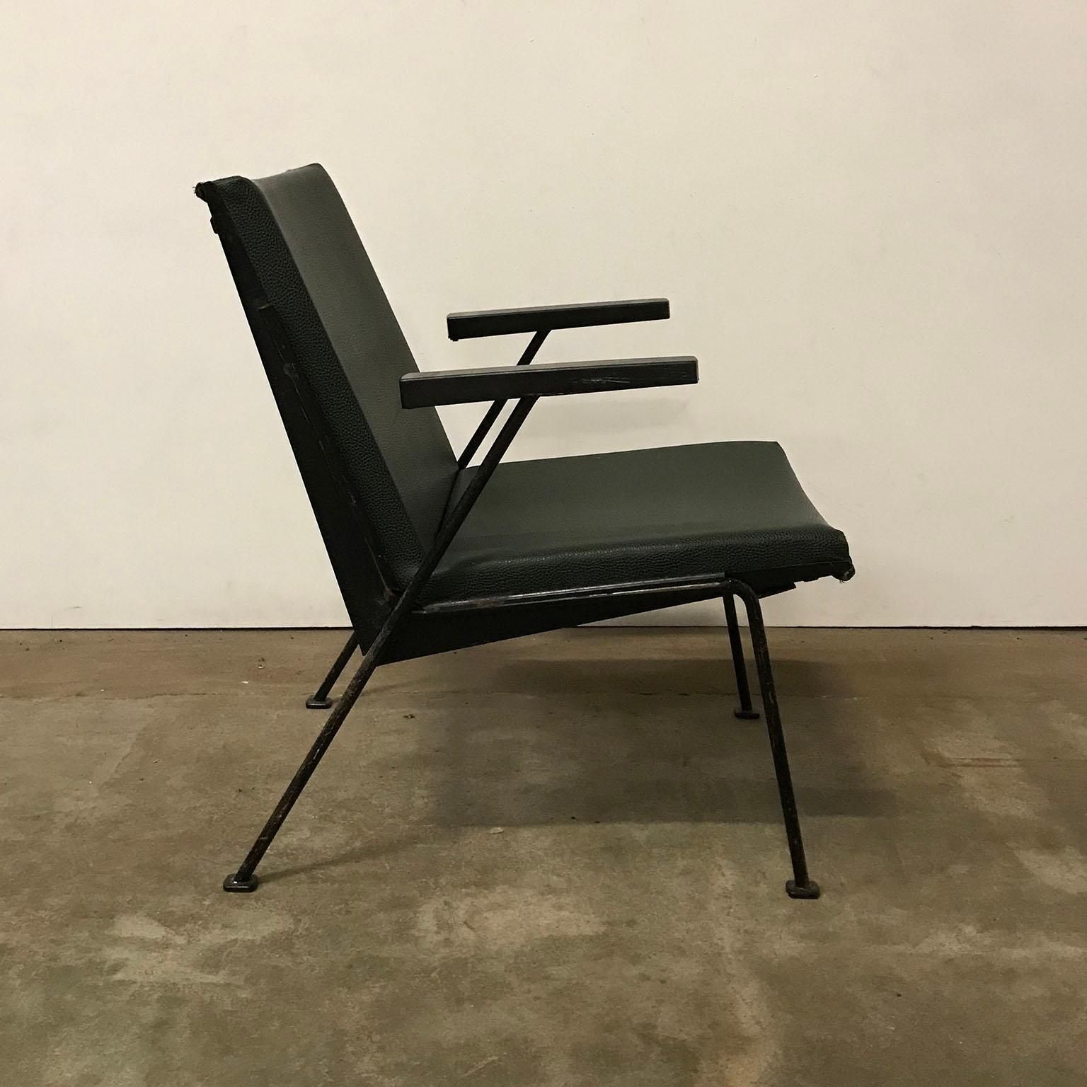 1959, Wim Rietveld For Ahrend De Cirkel, Oase Chair Original Green Leatherette photo Furniture
